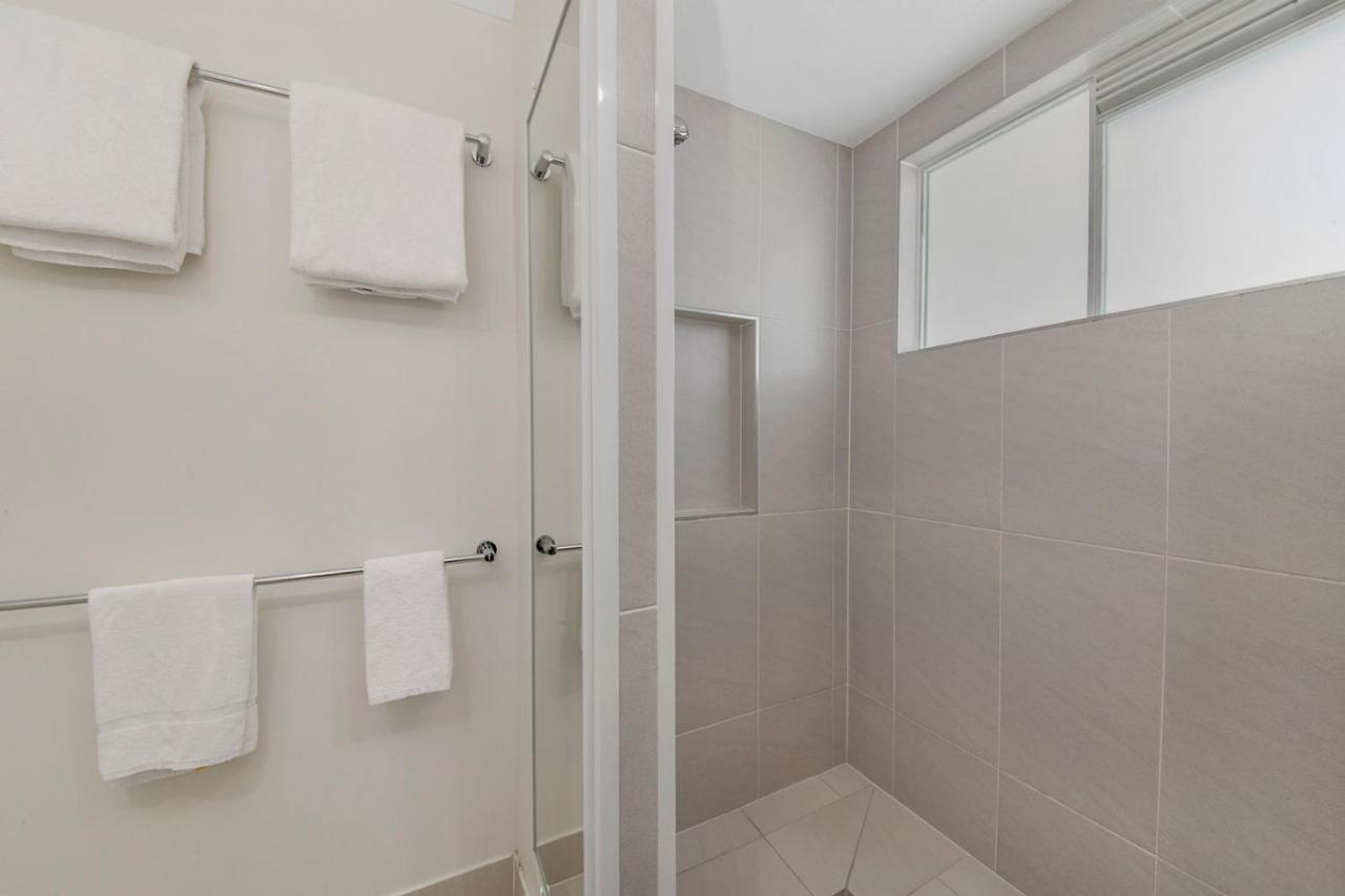 Endeavour Inn Emu Park Экстерьер фото