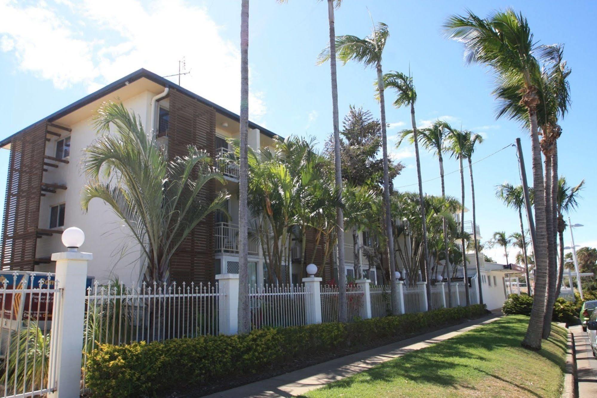 Endeavour Inn Emu Park Экстерьер фото