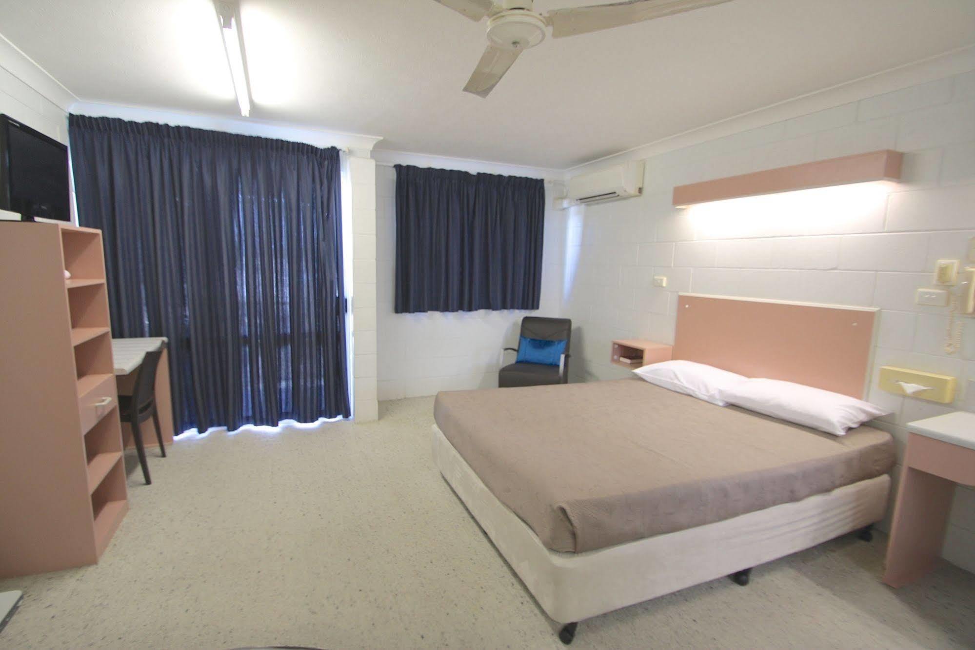 Endeavour Inn Emu Park Экстерьер фото