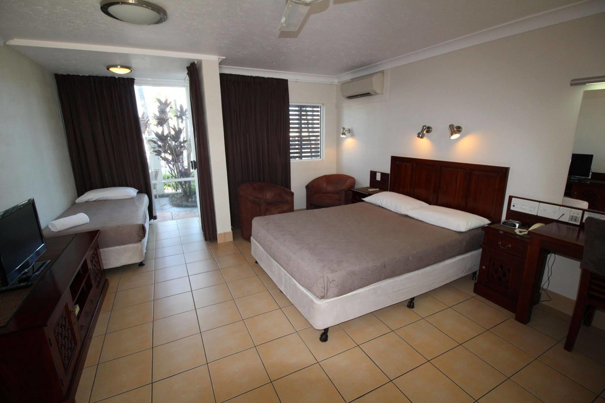 Endeavour Inn Emu Park Экстерьер фото