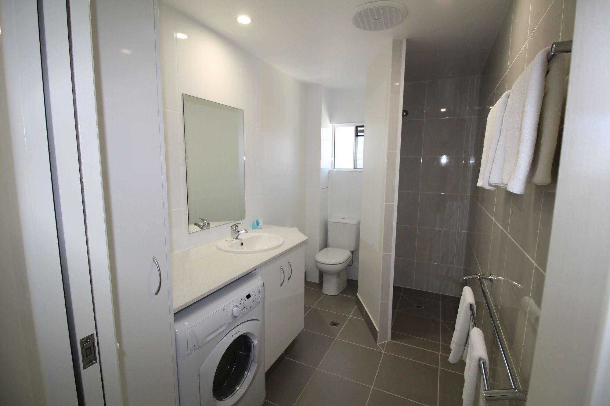 Endeavour Inn Emu Park Экстерьер фото